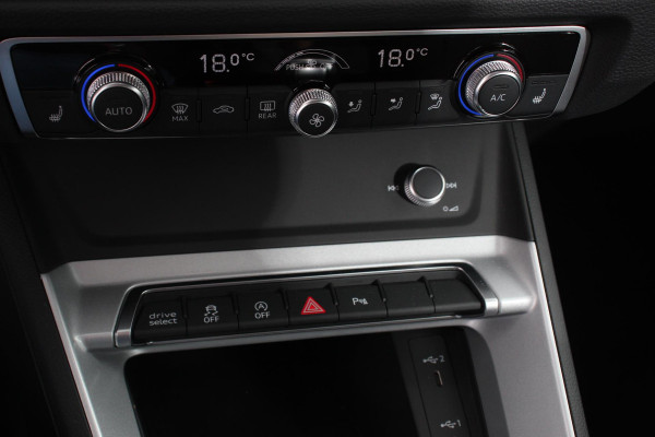 Audi Q3 Sportback 35 TFSI 150pk S-tronic Prestige Navigatie Apple Carplay/Android Auto Parkeersensoren Adaptieve Cruise Control Stoelverwarming Ledverlichting Virtual Cockpit Climate Control