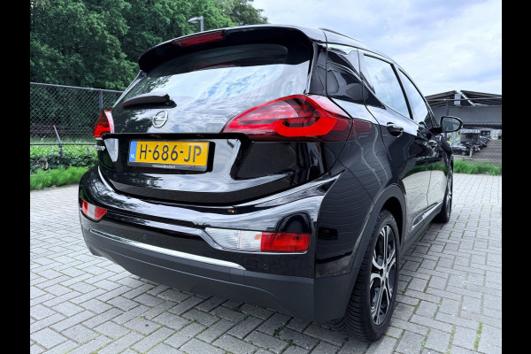 Opel Ampera-E Business Executive 60 kWh - Apple CarPlay / Android Auto - Lederen Bekleding - Stuur-/Stoelverwarming - Xenon