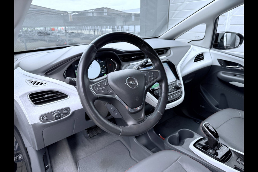 Opel Ampera-E Business Executive 60 kWh - Apple CarPlay / Android Auto - Lederen Bekleding - Stuur-/Stoelverwarming - Xenon
