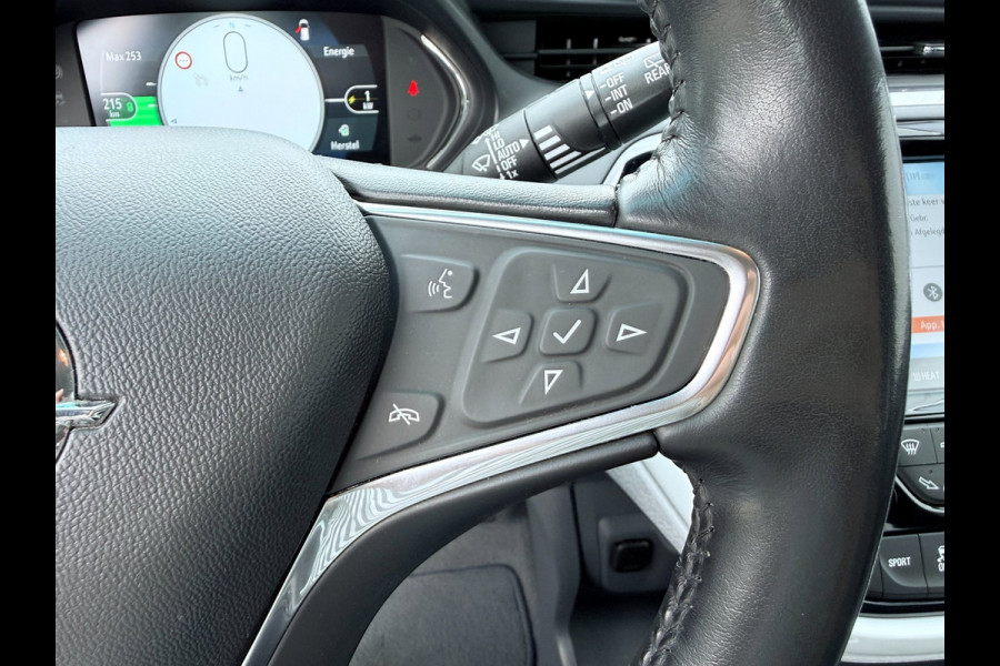 Opel Ampera-E Business Executive 60 kWh - Apple CarPlay / Android Auto - Lederen Bekleding - Stuur-/Stoelverwarming - Xenon