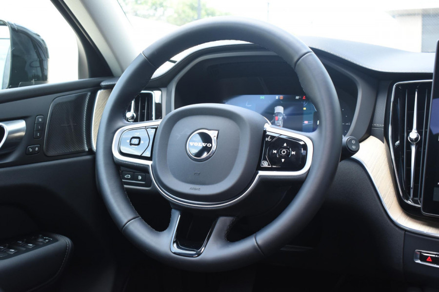Volvo XC60 T6 Plug-in hybrid AWD Ultra Dark