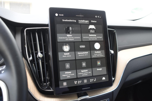 Volvo XC60 T6 Plug-in hybrid AWD Ultra Dark
