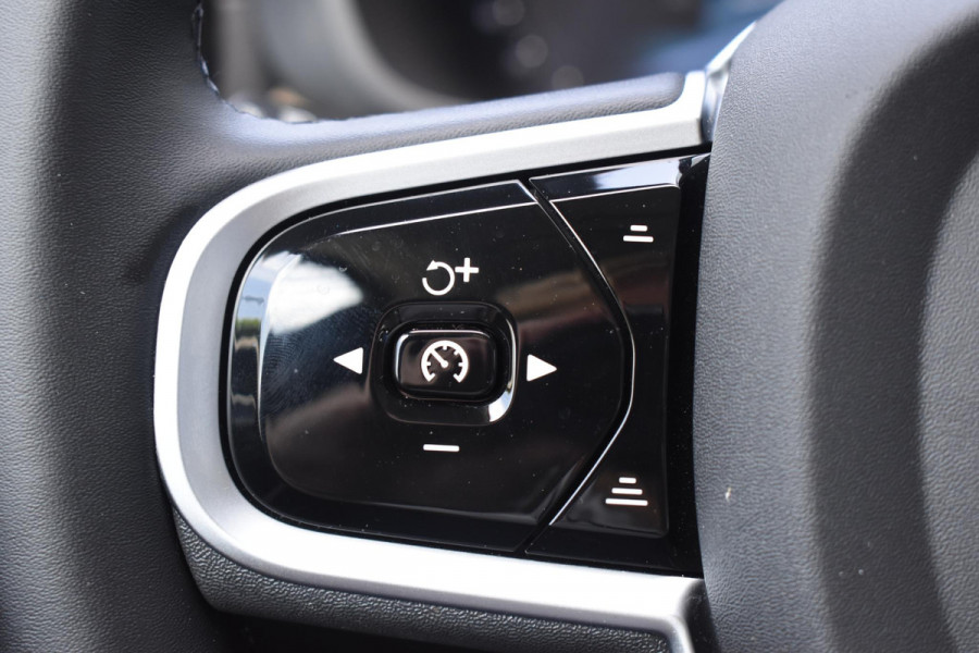Volvo XC60 T6 Plug-in hybrid AWD Ultra Dark