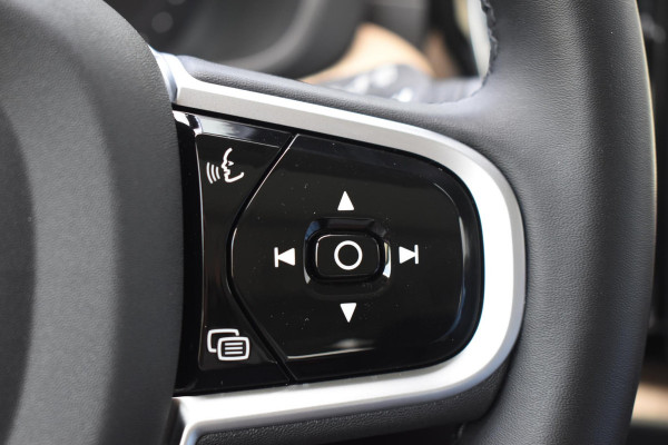 Volvo XC60 T6 Plug-in hybrid AWD Ultra Dark
