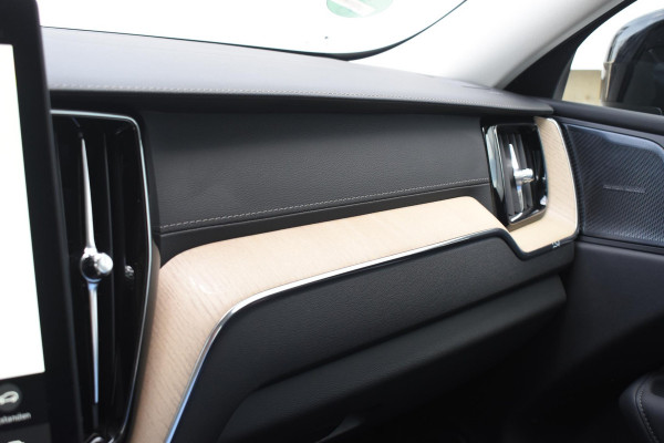 Volvo XC60 T6 Plug-in hybrid AWD Ultra Dark