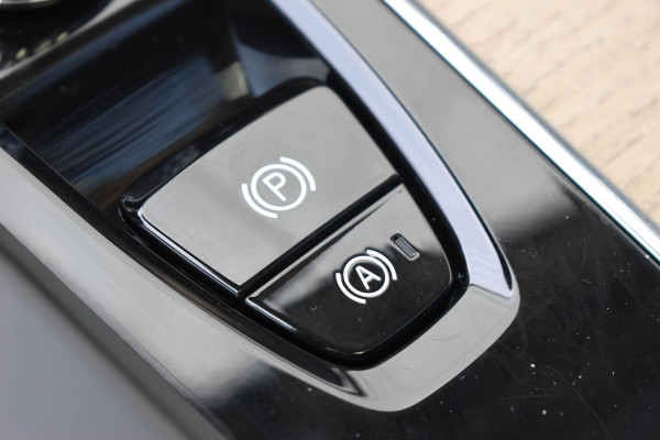 Volvo XC60 T6 Plug-in hybrid AWD Ultra Dark