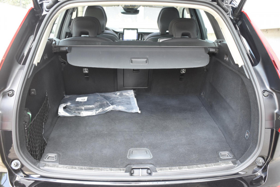 Volvo XC60 T6 Plug-in hybrid AWD Ultra Dark