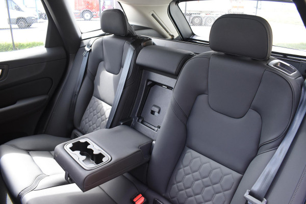 Volvo XC60 T6 Plug-in hybrid AWD Ultra Dark