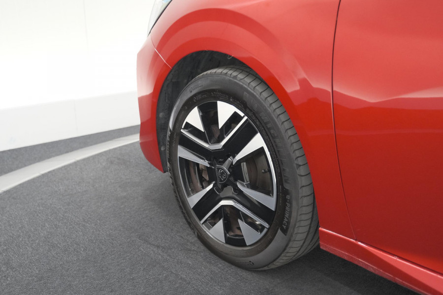Peugeot 208 Puretech 100 Allure | Camera | Navigatie | Parkeersensoren | Apple Carplay