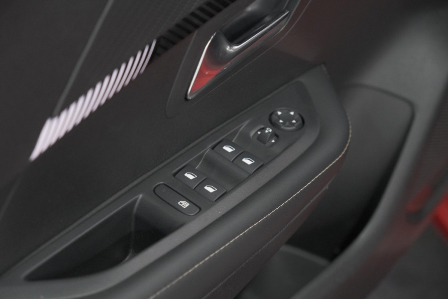 Peugeot 208 Puretech 100 Allure | Camera | Navigatie | Parkeersensoren | Apple Carplay