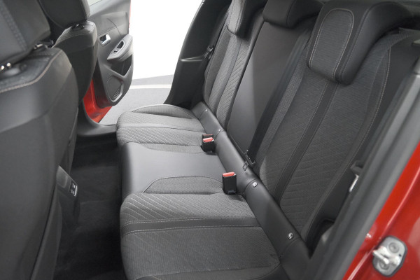 Peugeot 208 Puretech 100 Allure | Camera | Navigatie | Parkeersensoren | Apple Carplay