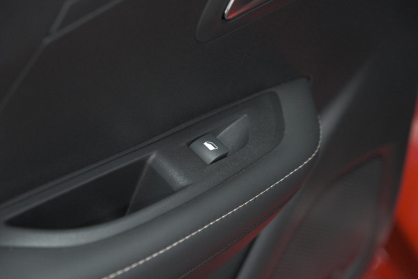 Peugeot 208 Puretech 100 Allure | Camera | Navigatie | Parkeersensoren | Apple Carplay