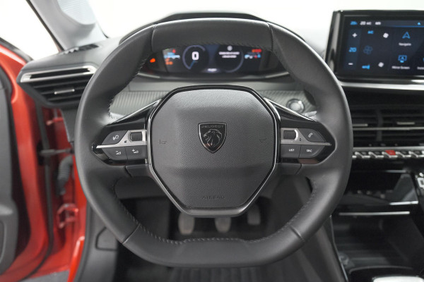 Peugeot 208 Puretech 100 Allure | Camera | Navigatie | Parkeersensoren | Apple Carplay