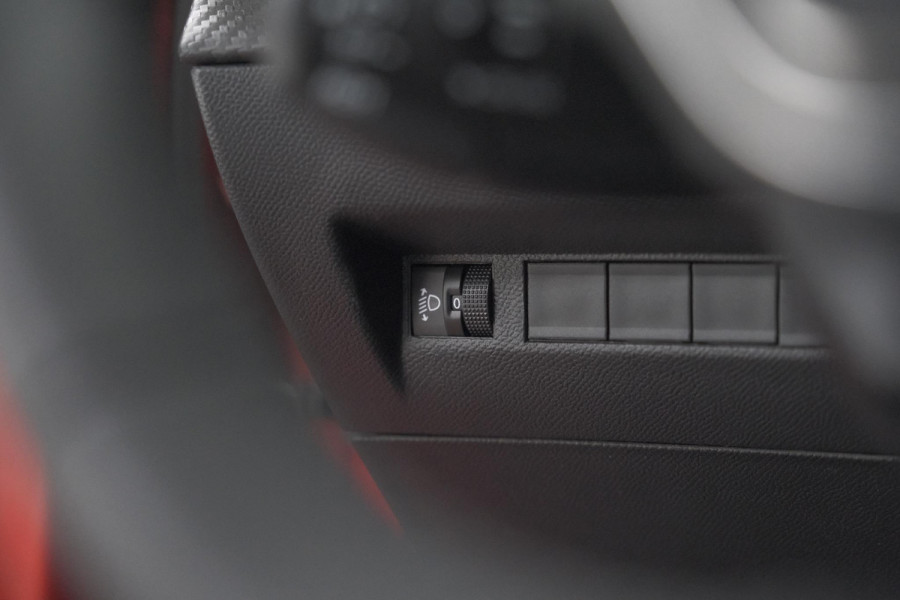 Peugeot 208 Puretech 100 Allure | Camera | Navigatie | Parkeersensoren | Apple Carplay