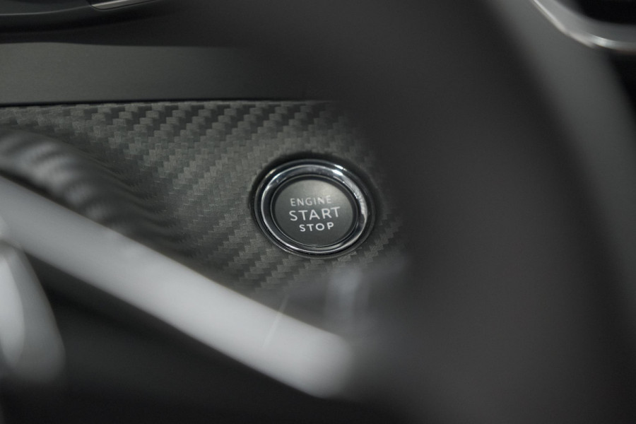 Peugeot 208 Puretech 100 Allure | Camera | Navigatie | Parkeersensoren | Apple Carplay