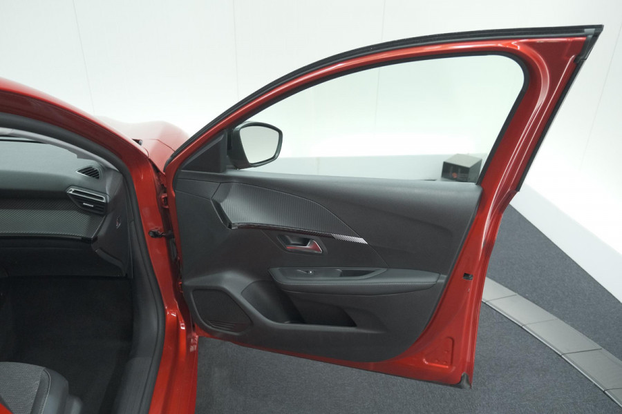 Peugeot 208 Puretech 100 Allure | Camera | Navigatie | Parkeersensoren | Apple Carplay