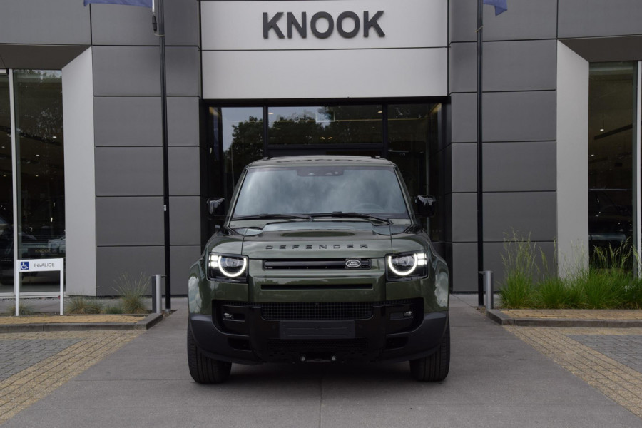 Land Rover Defender P300e 110 Forest Edition