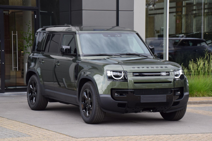 Land Rover Defender P300e 110 Forest Edition