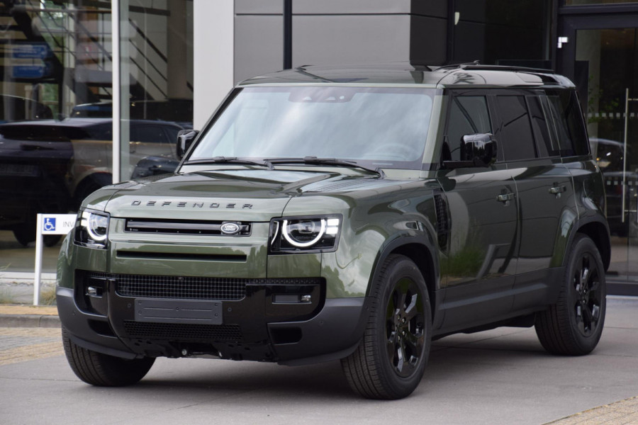 Land Rover Defender P300e 110 Forest Edition