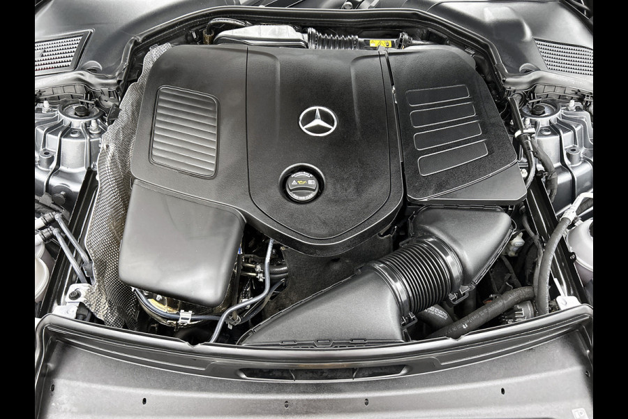 Mercedes-Benz C-Klasse Estate 300 e AMG Lichtmetalen velgen | Parking support | Navigatie | camera achter | Inclusief 24 maanden MB Certified garantie voor Europa.