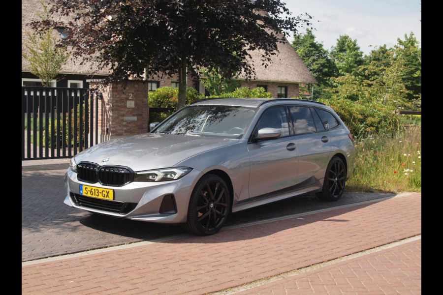 BMW 3 Serie Touring 318i | Virtual Cockpit | Facelift Model | Apple Carplay | 19 Inch | NL-Auto |