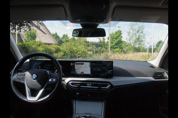 BMW 3 Serie Touring 318i | Virtual Cockpit | Facelift Model | Apple Carplay | 19 Inch | NL-Auto |