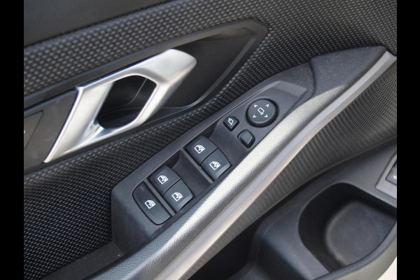BMW 3 Serie Touring 318i | Virtual Cockpit | Facelift Model | Apple Carplay | 19 Inch | NL-Auto |