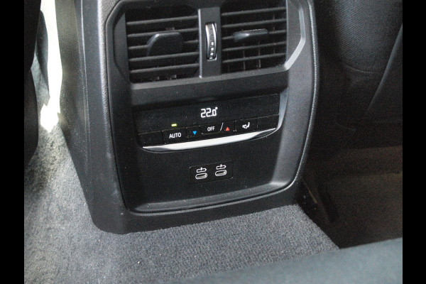 BMW 3 Serie Touring 318i | Virtual Cockpit | Facelift Model | Apple Carplay | 19 Inch | NL-Auto |