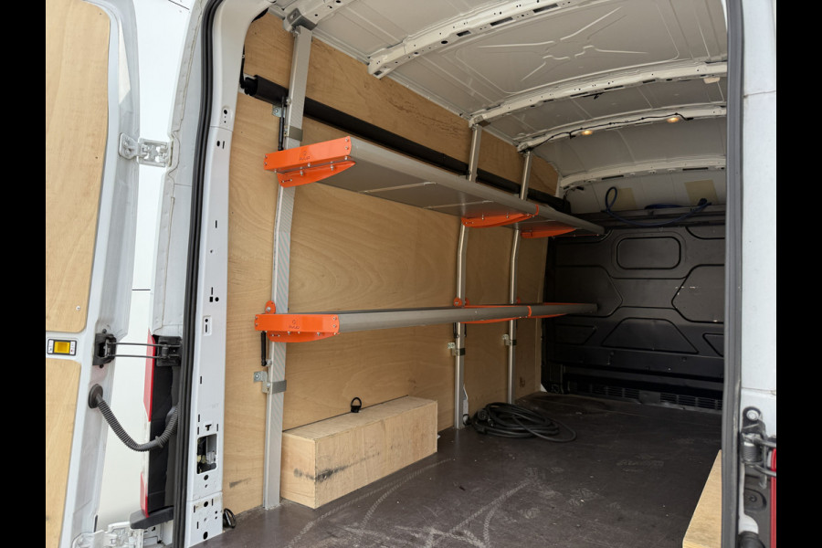 Ford E-Transit 68kWh 184PK L3H3 Pakketinrichting 334km WLTP 96,2% (SOH) BEV Snelladen 360º Camera Cruise control Climate control Carplay Navigatie Laadkabel Parkeersensoren v+a