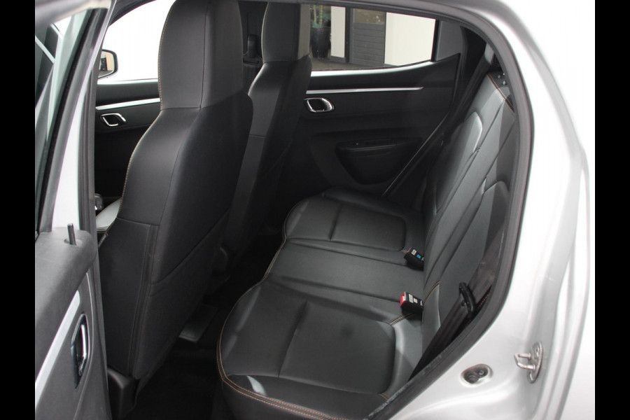 Dacia Spring Comfort Plus (Orange Pack) 27 kWh Airco Cruise Control Navigatie Camera Licht metalen velgen