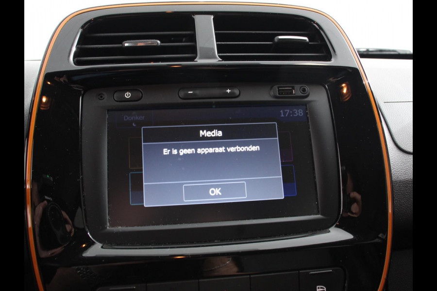Dacia Spring Comfort Plus (Orange Pack) 27 kWh Airco Cruise Control Navigatie Camera Licht metalen velgen