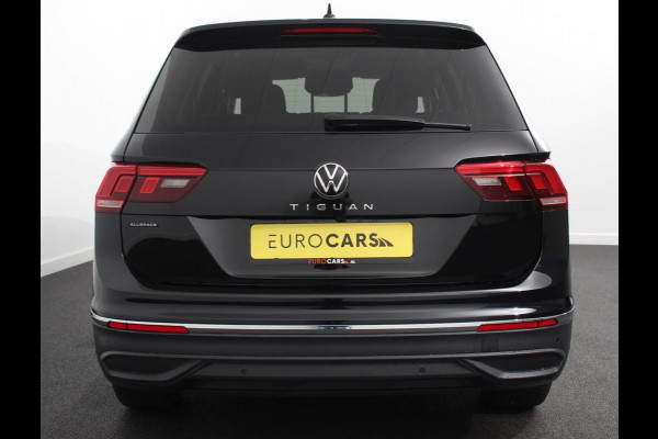 Volkswagen Tiguan Allspace 1.5 TSI 150pk DSG Move 7p. Navigatie Apple Carplay/Android Auto Wireless Trekhaak Parkeersensoren Camera Adaptieve Cruise Control Stoel-en stuurverwarming Climate Control