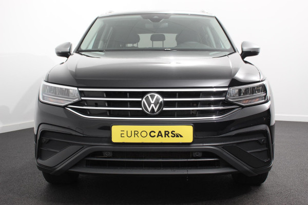 Volkswagen Tiguan Allspace 1.5 TSI 150pk DSG Move 7p. Navigatie Apple Carplay/Android Auto Wireless Trekhaak Parkeersensoren Camera Adaptieve Cruise Control Stoel-en stuurverwarming Climate Control