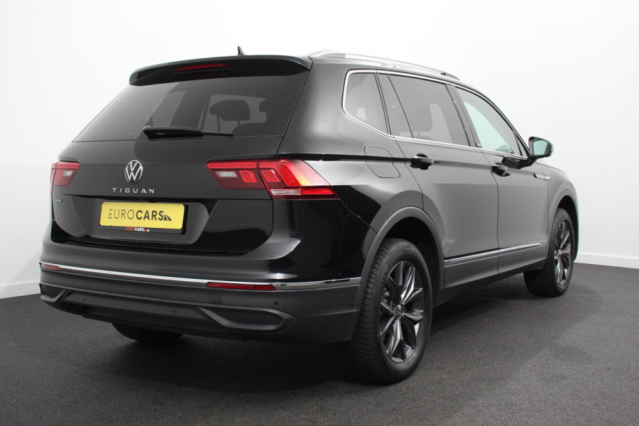 Volkswagen Tiguan Allspace 1.5 TSI 150pk DSG Move 7p. Navigatie Apple Carplay/Android Auto Wireless Trekhaak Parkeersensoren Camera Adaptieve Cruise Control Stoel-en stuurverwarming Climate Control