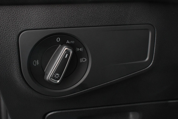 Volkswagen Tiguan Allspace 1.5 TSI 150pk DSG Move 7p. Navigatie Apple Carplay/Android Auto Wireless Trekhaak Parkeersensoren Camera Adaptieve Cruise Control Stoel-en stuurverwarming Climate Control