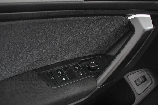 Volkswagen Tiguan Allspace 1.5 TSI 150pk DSG Move 7p. Navigatie Apple Carplay/Android Auto Wireless Trekhaak Parkeersensoren Camera Adaptieve Cruise Control Stoel-en stuurverwarming Climate Control