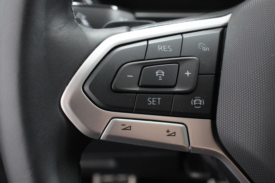 Volkswagen Tiguan Allspace 1.5 TSI 150pk DSG Move 7p. Navigatie Apple Carplay/Android Auto Wireless Trekhaak Parkeersensoren Camera Adaptieve Cruise Control Stoel-en stuurverwarming Climate Control