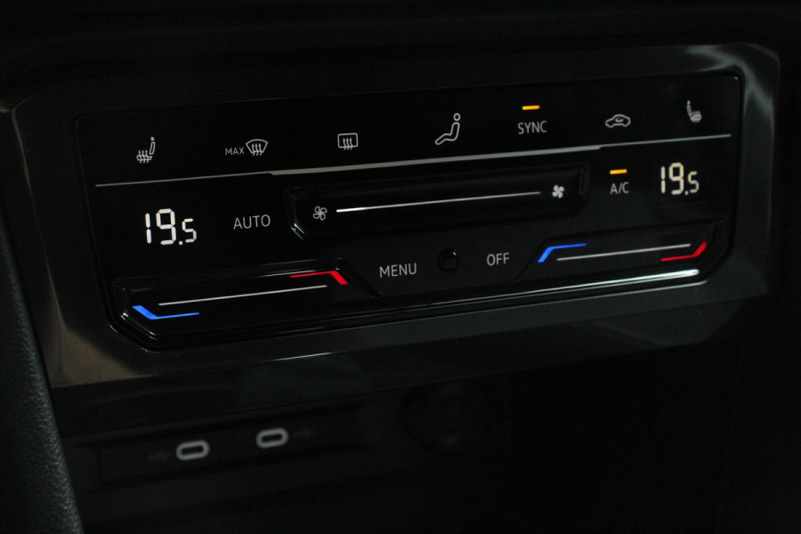 Volkswagen Tiguan Allspace 1.5 TSI 150pk DSG Move 7p. Navigatie Apple Carplay/Android Auto Wireless Trekhaak Parkeersensoren Camera Adaptieve Cruise Control Stoel-en stuurverwarming Climate Control