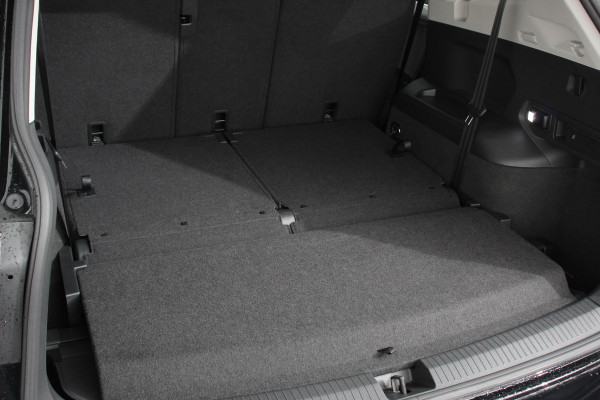 Volkswagen Tiguan Allspace 1.5 TSI 150pk DSG Move 7p. Navigatie Apple Carplay/Android Auto Wireless Trekhaak Parkeersensoren Camera Adaptieve Cruise Control Stoel-en stuurverwarming Climate Control