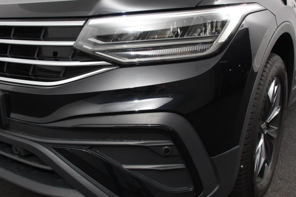 Volkswagen Tiguan Allspace 1.5 TSI 150pk DSG Move 7p. Navigatie Apple Carplay/Android Auto Wireless Trekhaak Parkeersensoren Camera Adaptieve Cruise Control Stoel-en stuurverwarming Climate Control