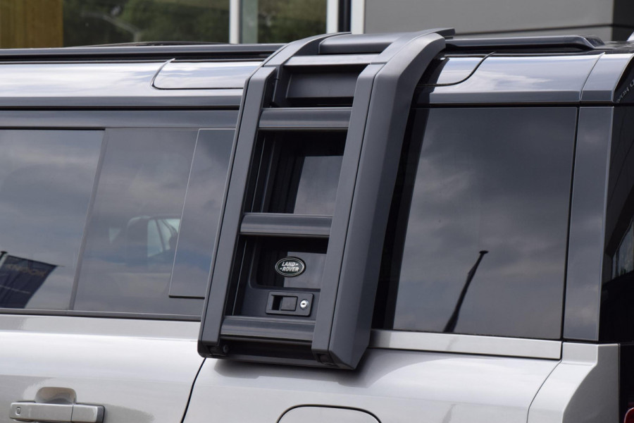 Land Rover Defender 110 P400e 110 X-Dynamic HSE