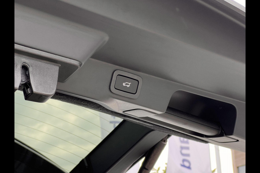 Land Rover Range Rover Sport P400e HSE Dynamic Stealth | Panoramadak | Meridian Audio | Head-Up | Cold Climate Pack | Luchtvering
