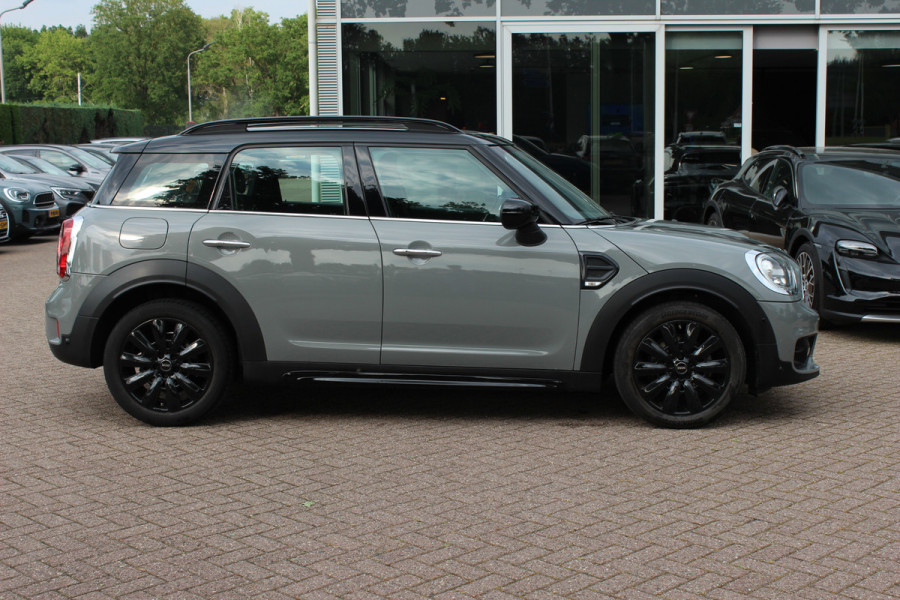 MINI Countryman 1.5 Cooper Business Edition / Leder / Navigatie / Parkeerhulp V+A / Harman Kardon / 18'' / Cruise Control
