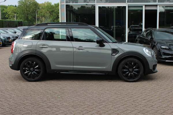 MINI Countryman 1.5 Cooper Business Edition / Leder / Navigatie / Parkeerhulp V+A / Harman Kardon / 18'' / Cruise Control