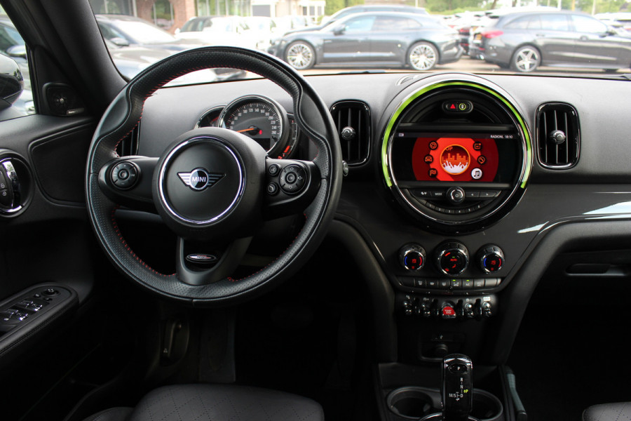 MINI Countryman 1.5 Cooper Business Edition / Leder / Navigatie / Parkeerhulp V+A / Harman Kardon / 18'' / Cruise Control