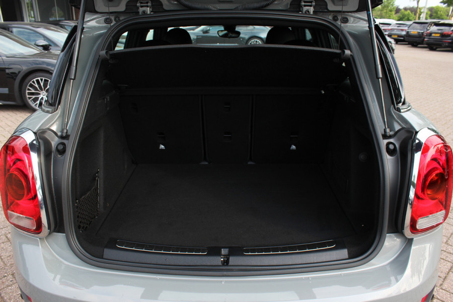 MINI Countryman 1.5 Cooper Business Edition / Leder / Navigatie / Parkeerhulp V+A / Harman Kardon / 18'' / Cruise Control