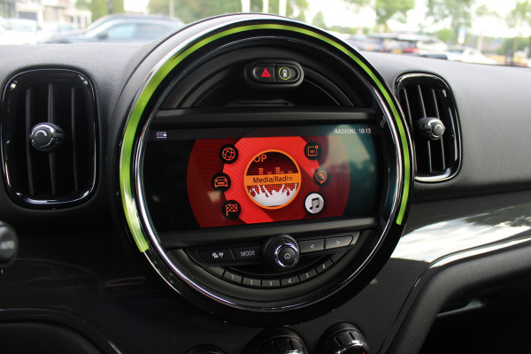 MINI Countryman 1.5 Cooper Business Edition / Leder / Navigatie / Parkeerhulp V+A / Harman Kardon / 18'' / Cruise Control