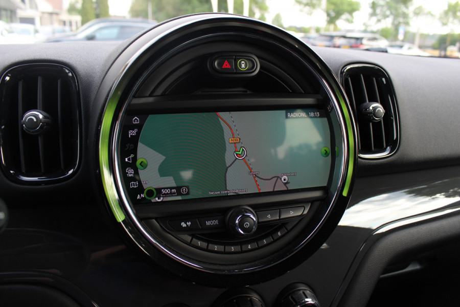 MINI Countryman 1.5 Cooper Business Edition / Leder / Navigatie / Parkeerhulp V+A / Harman Kardon / 18'' / Cruise Control