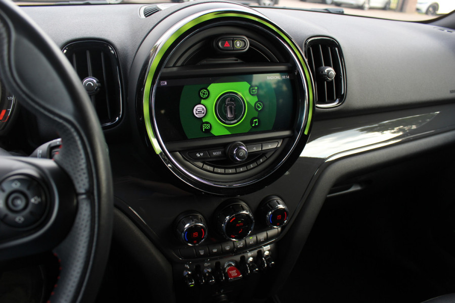 MINI Countryman 1.5 Cooper Business Edition / Leder / Navigatie / Parkeerhulp V+A / Harman Kardon / 18'' / Cruise Control