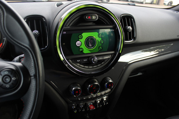 MINI Countryman 1.5 Cooper Business Edition / Leder / Navigatie / Parkeerhulp V+A / Harman Kardon / 18'' / Cruise Control